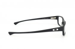  () Oakley OX1066-05