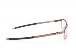  () Oakley OX3184-03