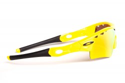   Oakley OO9051-09-748