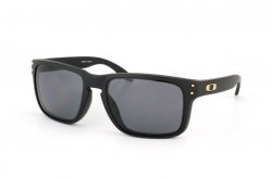   Oakley OO9102-17