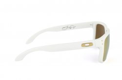  Oakley OO9102-18