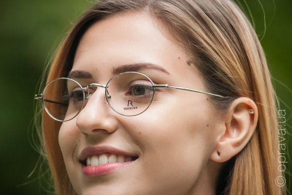  () Rodenstock R4792 B   3