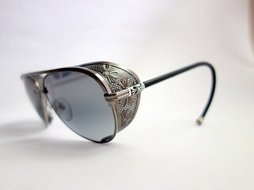   Chrome Hearts